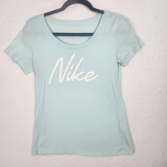 Nike mint green short sleeve t-shirt size XS - Picture 1 of 10